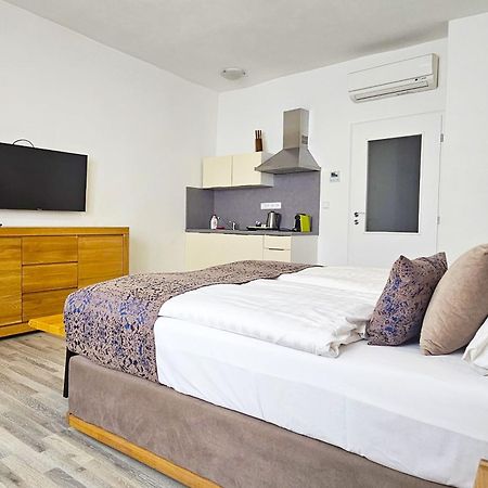 Hotel Karlova Prague - Mostecka 10 St Depandance المظهر الخارجي الصورة