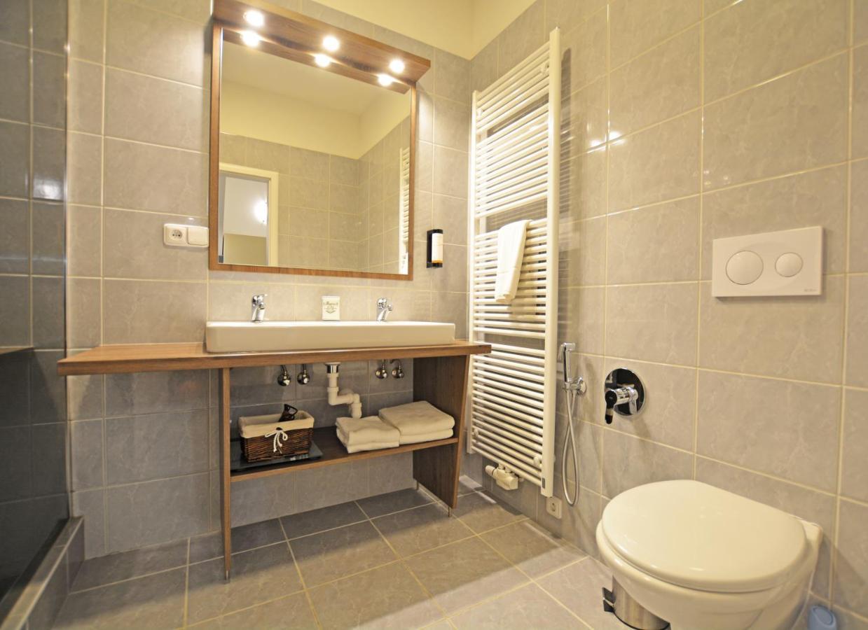 Hotel Karlova Prague - Mostecka 10 St Depandance المظهر الخارجي الصورة