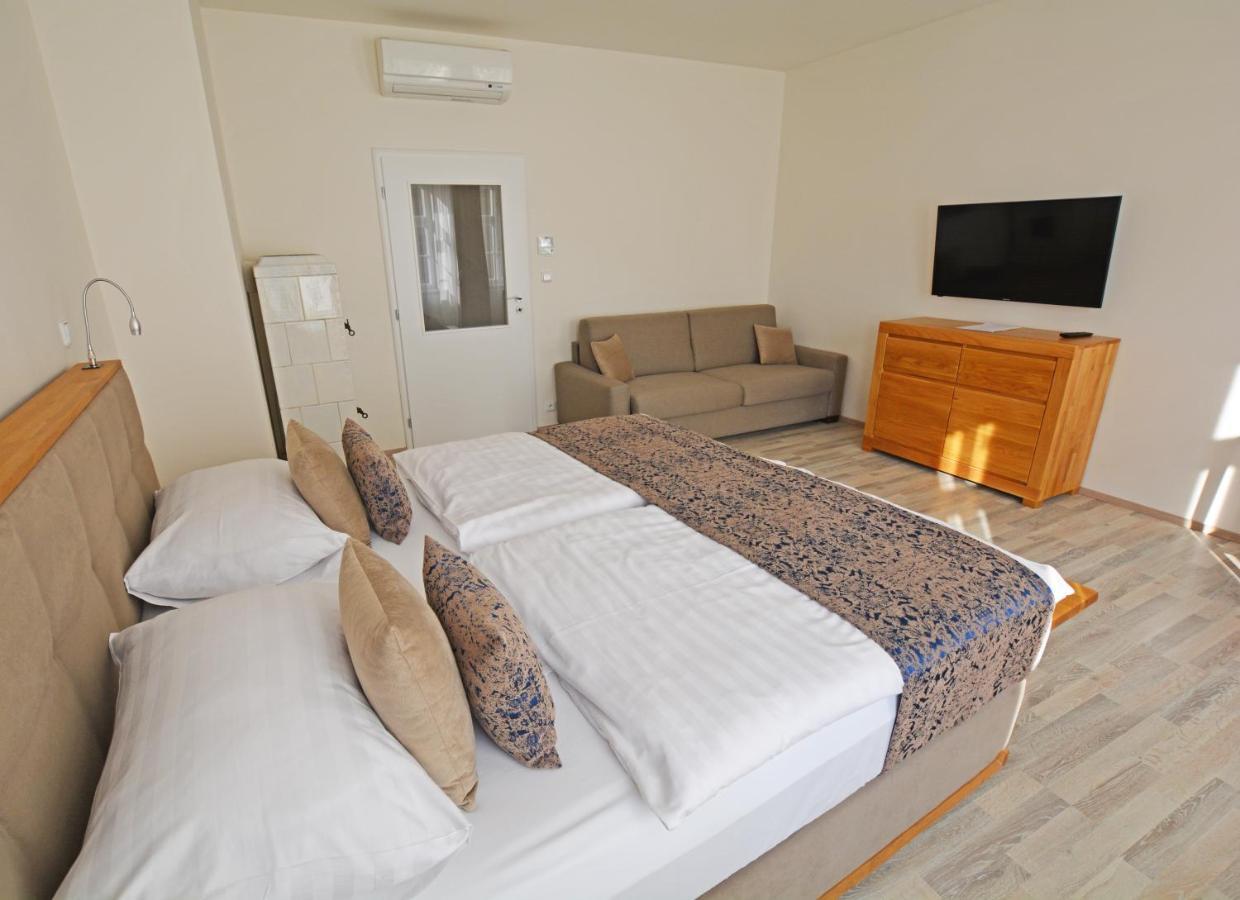 Hotel Karlova Prague - Mostecka 10 St Depandance المظهر الخارجي الصورة
