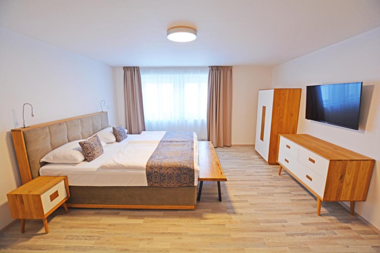 Hotel Karlova Prague - Mostecka 10 St Depandance المظهر الخارجي الصورة