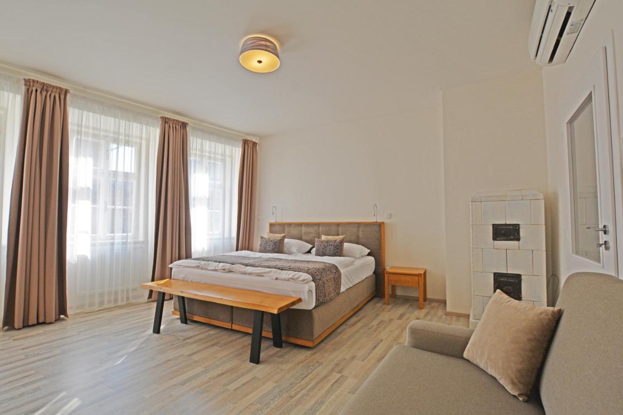 Hotel Karlova Prague - Mostecka 10 St Depandance المظهر الخارجي الصورة