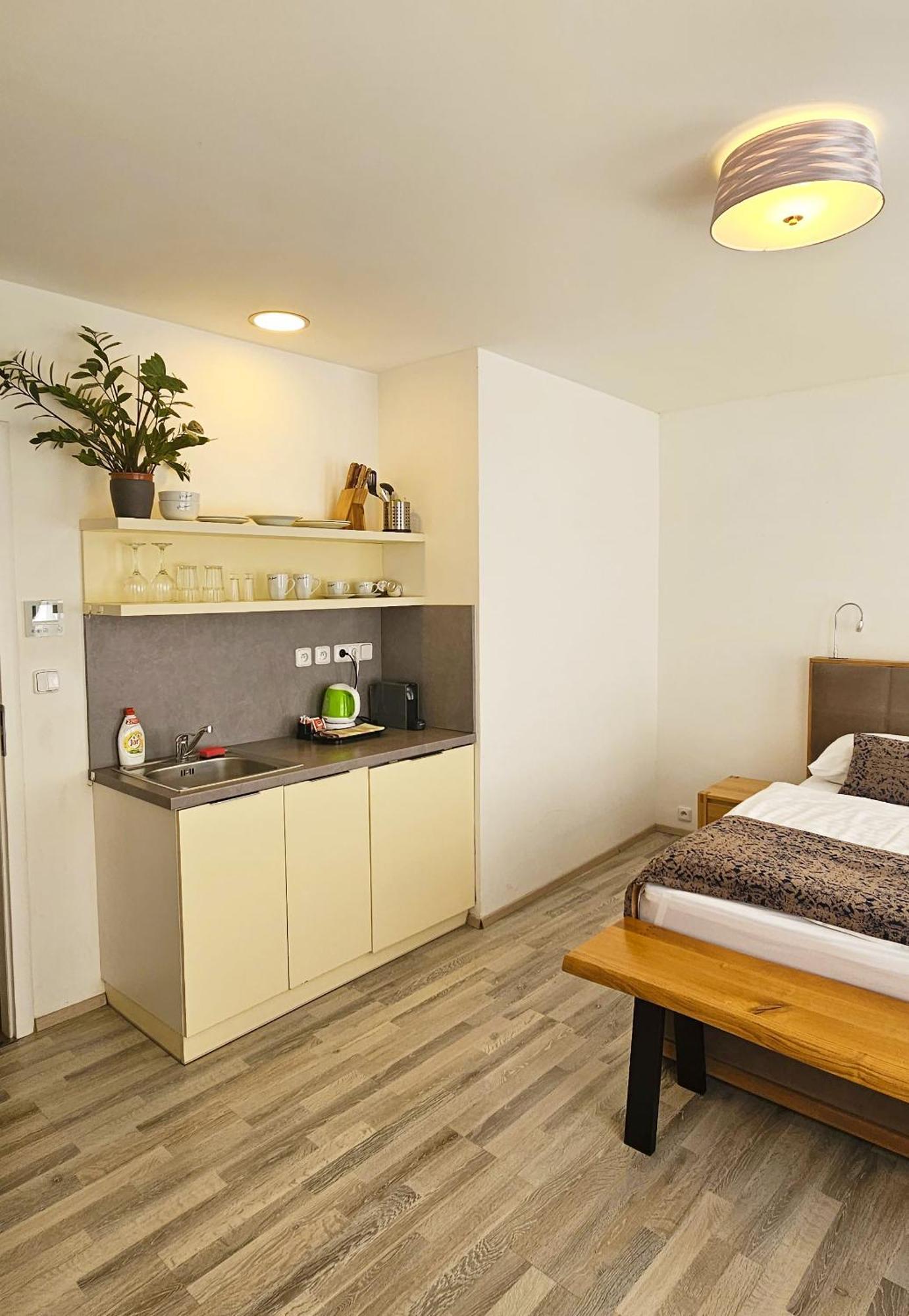 Hotel Karlova Prague - Mostecka 10 St Depandance المظهر الخارجي الصورة