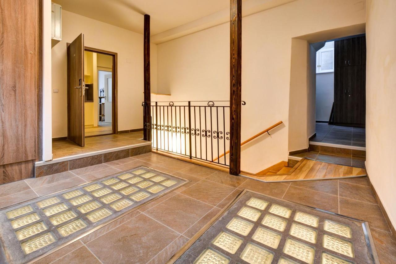 Hotel Karlova Prague - Mostecka 10 St Depandance المظهر الخارجي الصورة