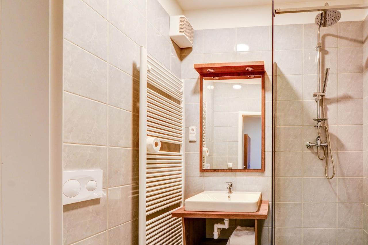 Hotel Karlova Prague - Mostecka 10 St Depandance المظهر الخارجي الصورة
