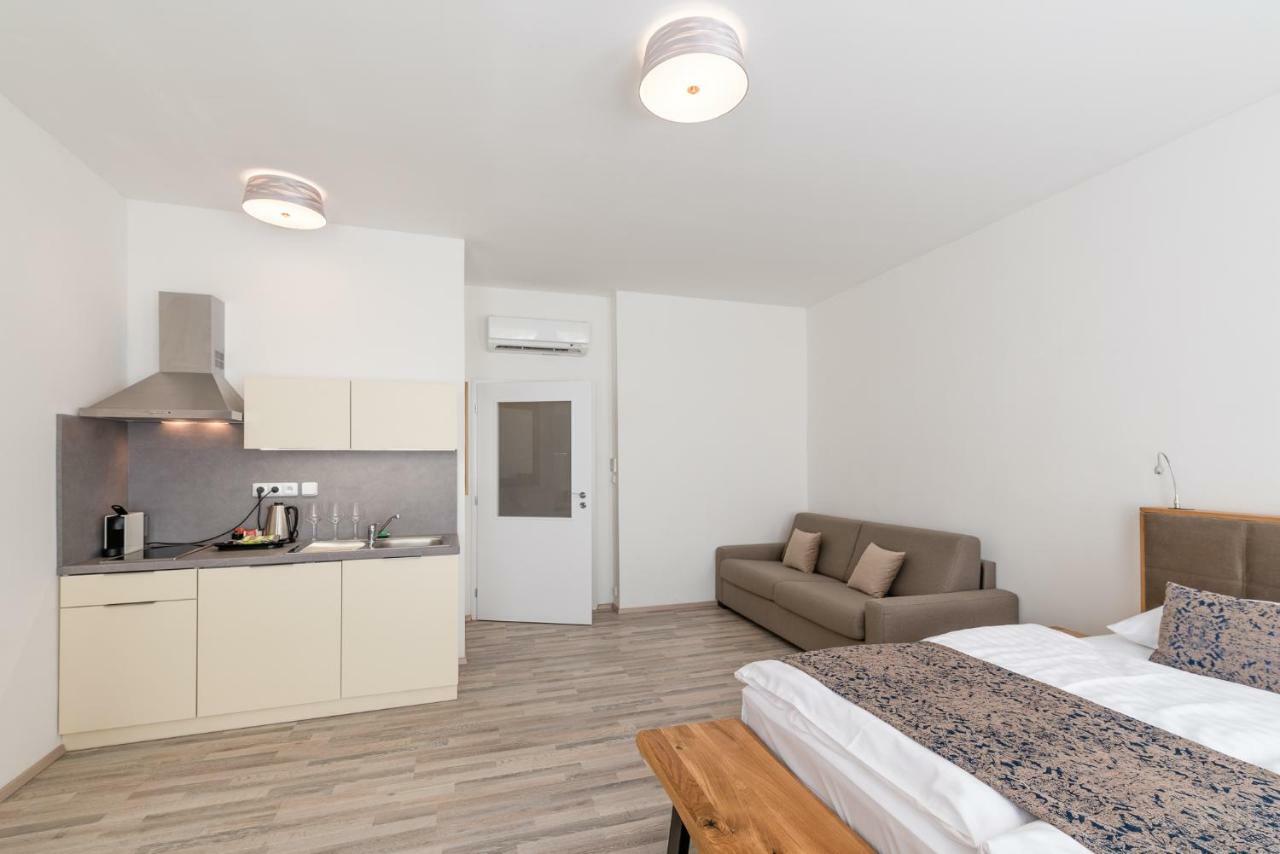 Hotel Karlova Prague - Mostecka 10 St Depandance المظهر الخارجي الصورة