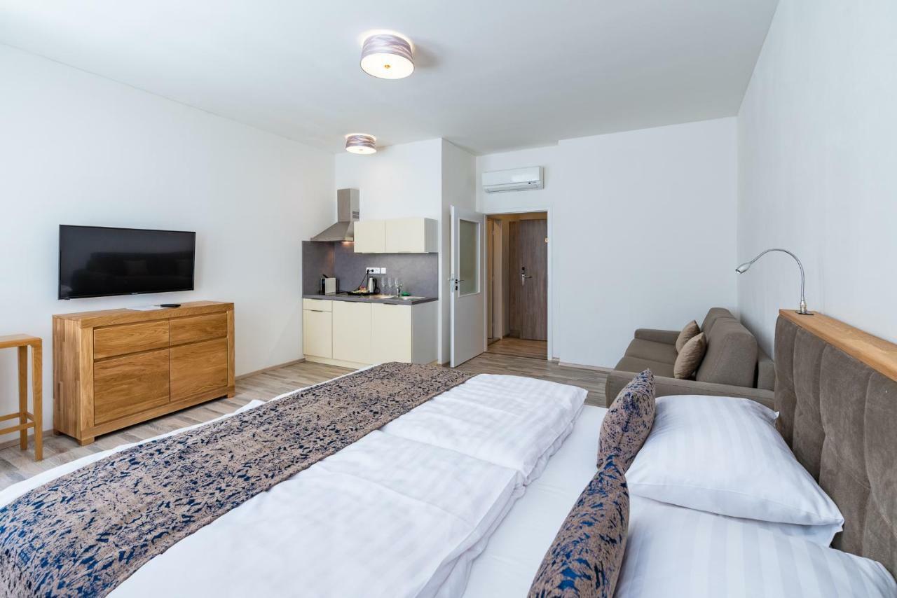 Hotel Karlova Prague - Mostecka 10 St Depandance المظهر الخارجي الصورة