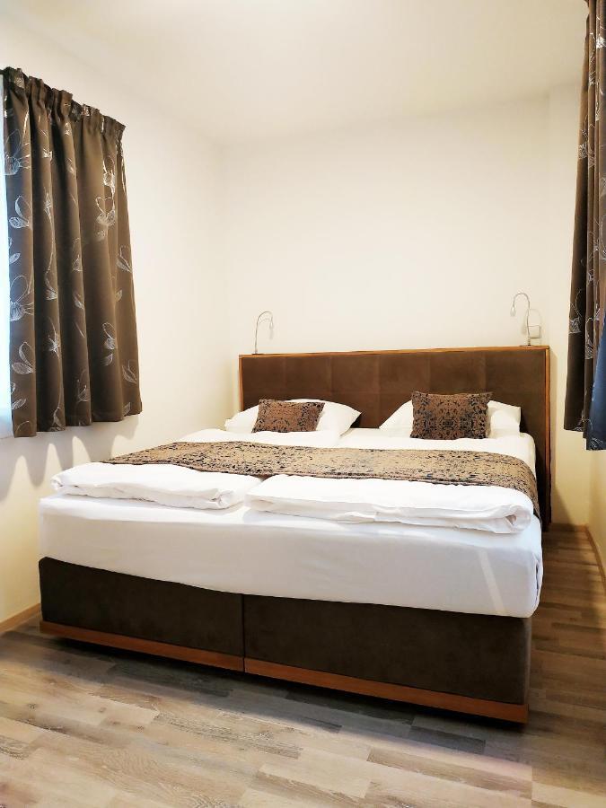 Hotel Karlova Prague - Mostecka 10 St Depandance المظهر الخارجي الصورة